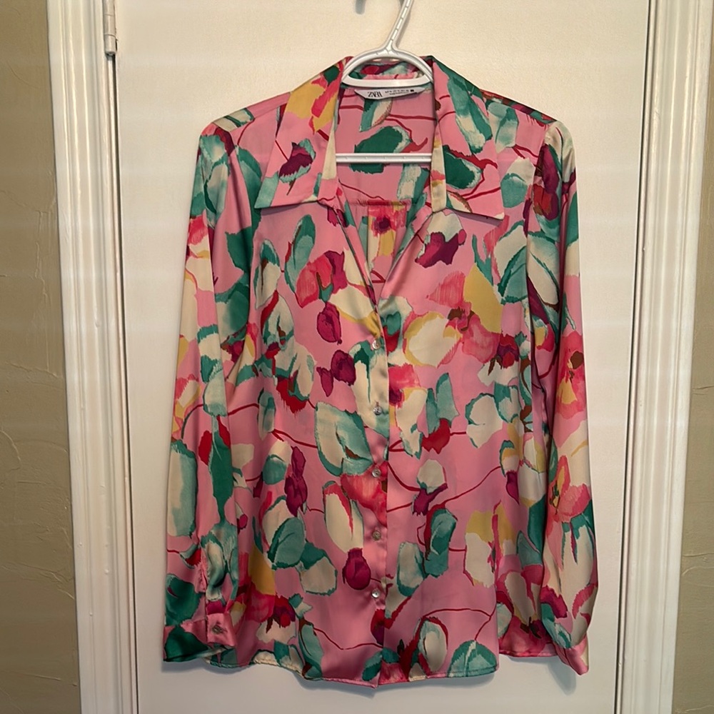 Zara Pink and Green Graphic Collar Blouse